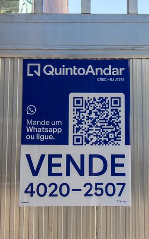 Casa à venda com 150m², 3 quartos e 4 vagas Casa à venda com 150m², 3 quartos e 4 vagasPlaca