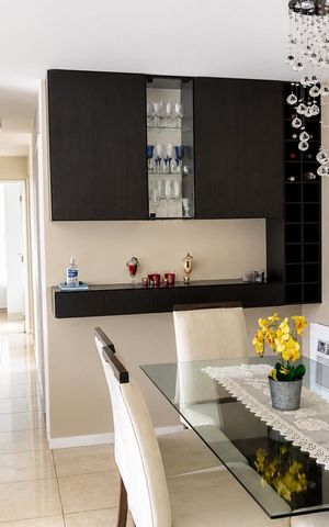 Apartamento à venda com 113m², 4 quartos e 2 vagas Apartamento à venda com 113m², 4 quartos e 2 vagasSala