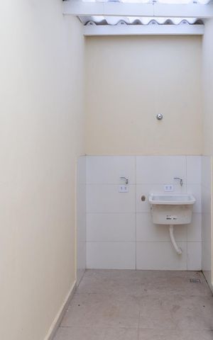 Casa à venda com 66m², 2 quartos e 1 vagaÁrea de Serviço