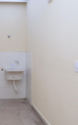 Casa à venda com 66m², 2 quartos e 1 vagaÁrea de Serviço