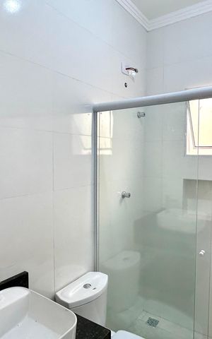 Casa à venda com 66m², 2 quartos e 1 vaga Casa à venda com 66m², 2 quartos e 1 vagaBanheiro