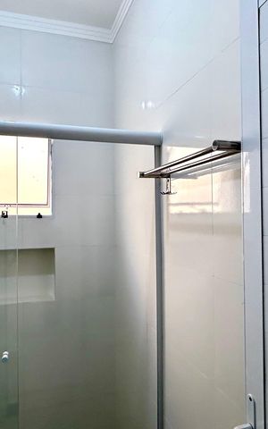 Casa à venda com 66m², 2 quartos e 1 vaga Casa à venda com 66m², 2 quartos e 1 vagaBanheiro