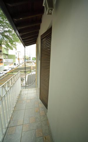 Casa para alugar com 248m², 3 quartos e 5 vagasSuíte - Varanda 