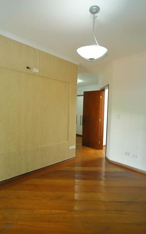 Casa para alugar com 248m², 3 quartos e 5 vagasSuíte 