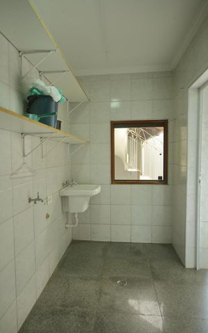 Casa para alugar com 248m², 3 quartos e 5 vagasÁrea de Serviço