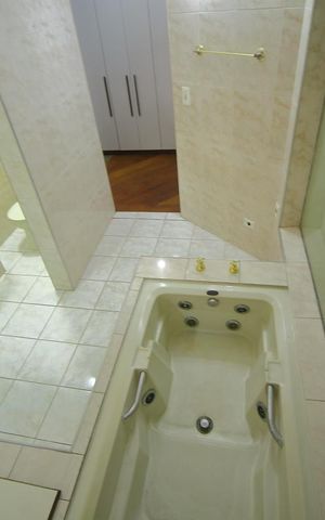 Casa para alugar com 248m², 3 quartos e 5 vagasSuíte -  Banheiro 