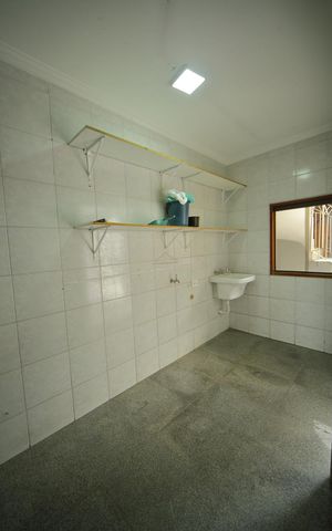Casa para alugar com 248m², 3 quartos e 5 vagasÁrea de Serviço
