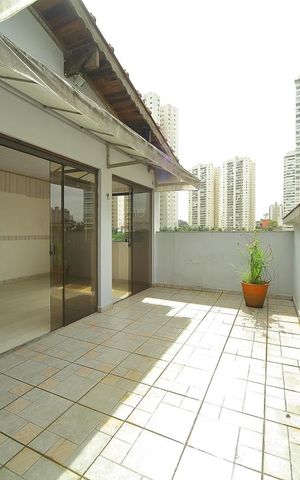 Casa para alugar com 248m², 3 quartos e 5 vagasSala de convivência - Varanda 