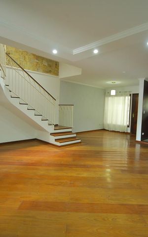Casa para alugar com 248m², 3 quartos e 5 vagasSala 