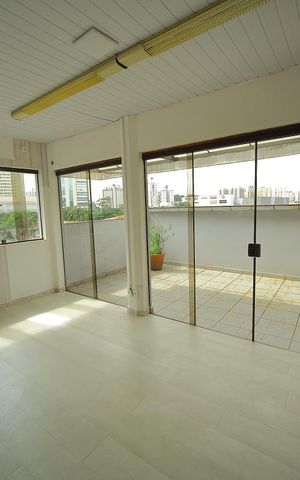 Casa para alugar com 248m², 3 quartos e 5 vagasSala de convivência 