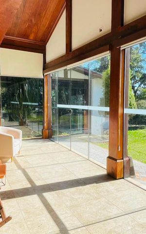 Casa de condomínio para alugar com 5000m², 5 quartos e 4 vagas Casa de condomínio para alugar com 5000m², 5 quartos e 4 vagasVaranda da Sala
