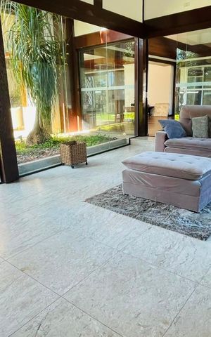 Casa de condomínio para alugar com 5000m², 5 quartos e 4 vagas Casa de condomínio para alugar com 5000m², 5 quartos e 4 vagasSala de TV