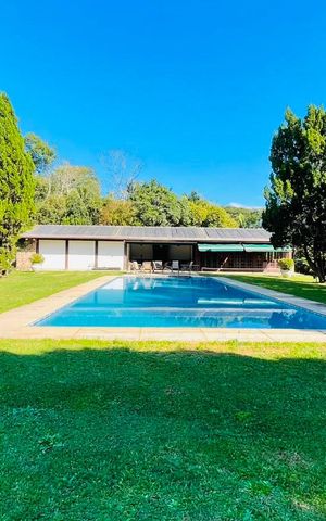 Casa de condomínio para alugar com 5000m², 5 quartos e 4 vagas Casa de condomínio para alugar com 5000m², 5 quartos e 4 vagasPiscina