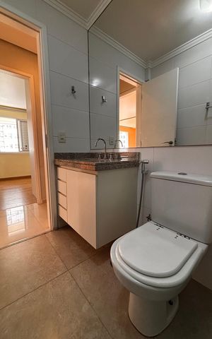 Apartamento para alugar com 79m², 2 quartos e 1 vaga Apartamento para alugar com 79m², 2 quartos e 1 vagaBanheiro social