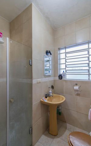 Casa à venda com 278m², 7 quartos e 8 vagas Casa à venda com 278m², 7 quartos e 8 vagasBanheiro
