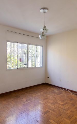 Casa à venda com 278m², 7 quartos e 8 vagas Casa à venda com 278m², 7 quartos e 8 vagasCasa 2 - Sala