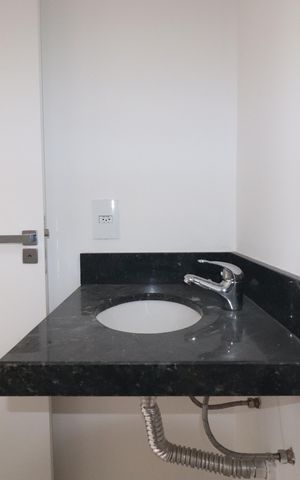 Apartamento à venda com 49m², 2 quartos e 1 vagaBanheiro 2
