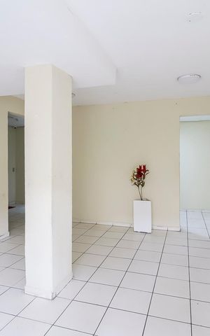 Apartamento à venda com 45m², 2 quartos e 1 vagaHall de entrada
