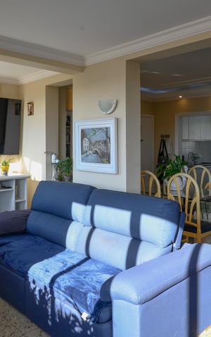 Apartamento à venda com 127m², 2 quartos e 3 vagas Apartamento à venda com 127m², 2 quartos e 3 vagasSala