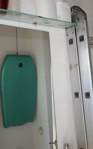 Casa à venda com 93m², 2 quartos e 2 vagasBanheiro de serviço