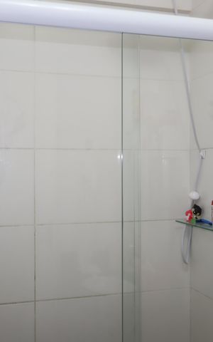 Casa à venda com 93m², 2 quartos e 2 vagasBanheiro suíte 2