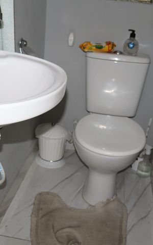 Casa à venda com 93m², 2 quartos e 2 vagasLavabo