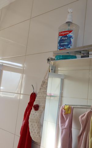 Casa à venda com 93m², 2 quartos e 2 vagasBanheiro suíte 1