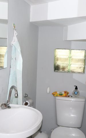 Casa à venda com 93m², 2 quartos e 2 vagasLavabo