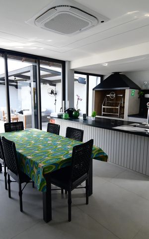 Casa à venda com 490m², 3 quartos e 4 vagasVaranda gourmet