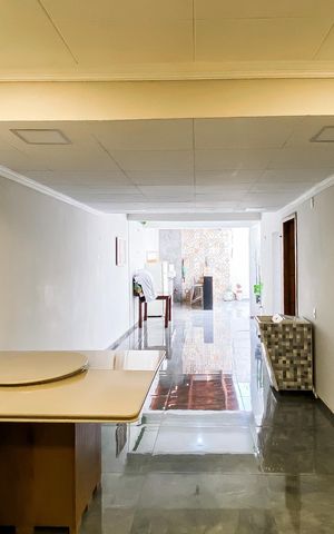 Casa para alugar com 150m², 3 quartos e 2 vagas Casa para alugar com 150m², 3 quartos e 2 vagasSalão