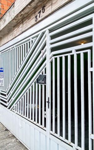 Casa para alugar com 150m², 3 quartos e 2 vagas Casa para alugar com 150m², 3 quartos e 2 vagasFachada