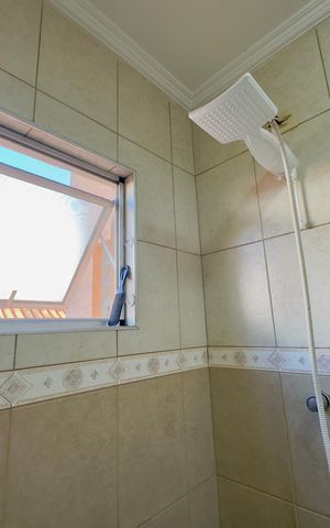 Casa à venda com 125m², 3 quartos e 2 vagas Casa à venda com 125m², 3 quartos e 2 vagasBanheiro 2