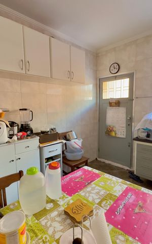 Casa à venda com 125m², 3 quartos e 2 vagas Casa à venda com 125m², 3 quartos e 2 vagasCozinha