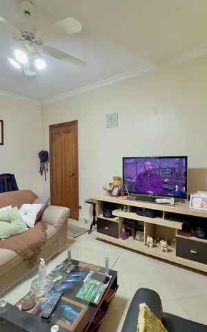 Casa à venda com 125m², 3 quartos e 2 vagas Casa à venda com 125m², 3 quartos e 2 vagasSala