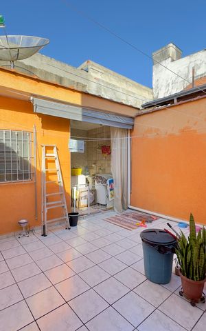 Casa à venda com 125m², 3 quartos e 2 vagas Casa à venda com 125m², 3 quartos e 2 vagasÁrea de Serviço