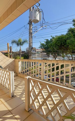 Casa à venda com 125m², 3 quartos e 2 vagas Casa à venda com 125m², 3 quartos e 2 vagasSacada quarto 3