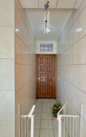 Casa à venda com 125m², 3 quartos e 2 vagas Casa à venda com 125m², 3 quartos e 2 vagasHall de entrada