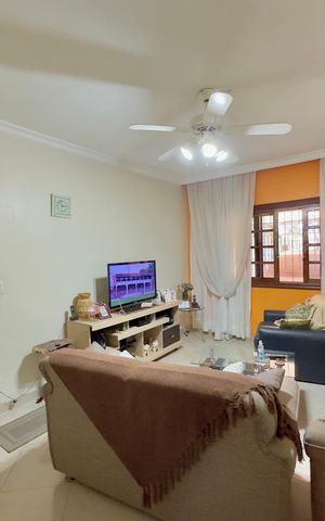 Casa à venda com 125m², 3 quartos e 2 vagas Casa à venda com 125m², 3 quartos e 2 vagasSala