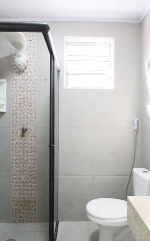 Casa à venda com 99m², 2 quartos e 1 vagaBanheiro 
