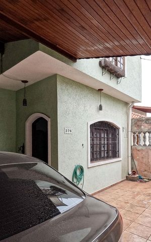 Casa à venda com 380m², 4 quartos e 3 vagas