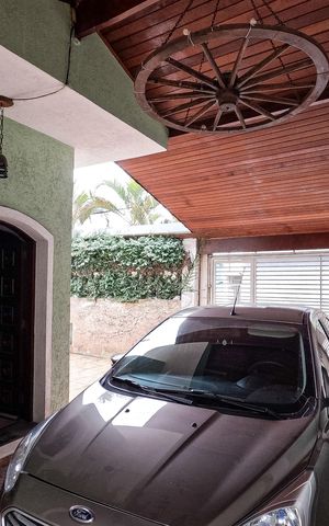 Casa à venda com 380m², 4 quartos e 3 vagas
