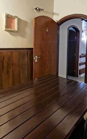 Casa à venda com 380m², 4 quartos e 3 vagas