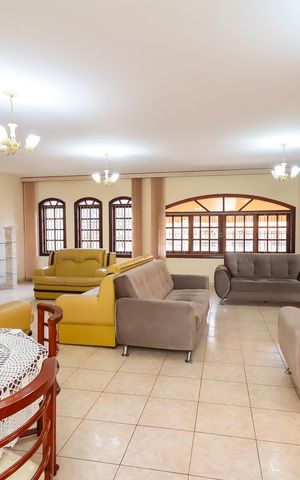 Casa à venda com 500m², 4 quartos e 7 vagasSala de Estar