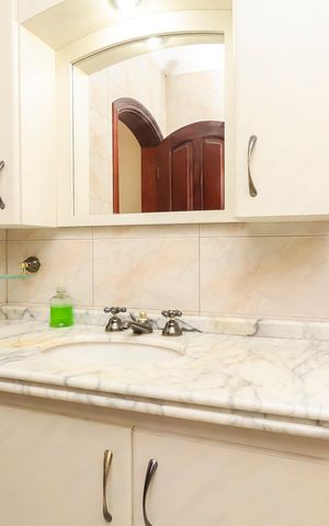 Casa à venda com 500m², 4 quartos e 7 vagasLavabo