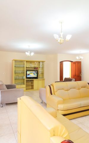 Casa à venda com 500m², 4 quartos e 7 vagasSala de Estar