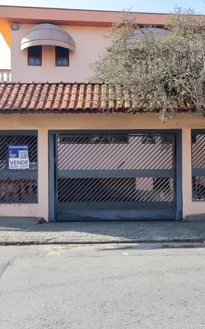 Casa à venda com 500m², 4 quartos e 7 vagasFachada