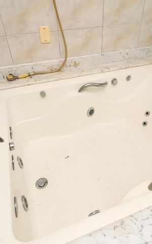 Casa à venda com 500m², 4 quartos e 7 vagasBanheiro da Suíte 1