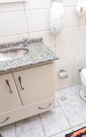 Casa à venda com 500m², 4 quartos e 7 vagasBanheiro de serviço
