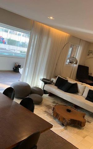 Apartamento à venda com 150m², 3 quartos e 3 vagasSala