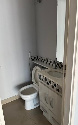 Apartamento à venda com 104m², 2 quartos e 1 vaga Apartamento à venda com 104m², 2 quartos e 1 vagaBanheiro
